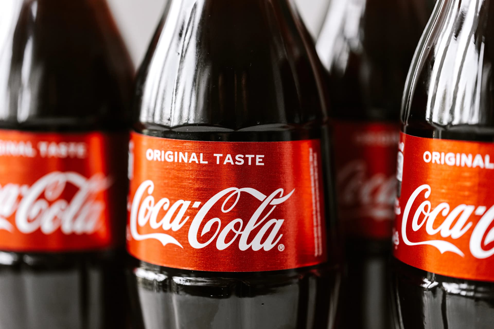 How to Manage a Packaging Redesign Without Losing Sales or Confusing Customers | Awais Khadim Pricing & Process