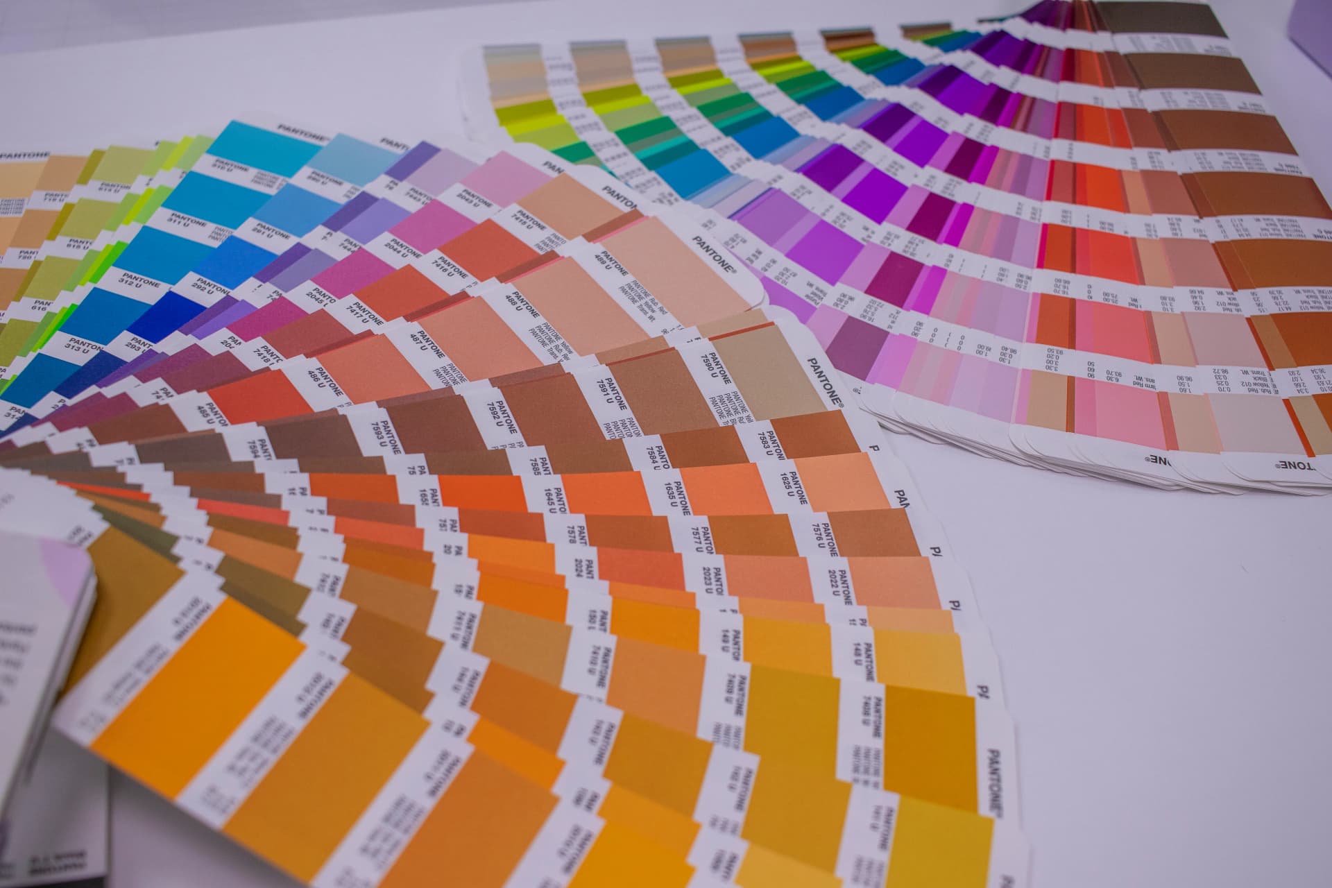 Pantone vs CMYK for Packaging: When to Use Spot Colours and How to Specify Them | Awais Khadim Technical Guides